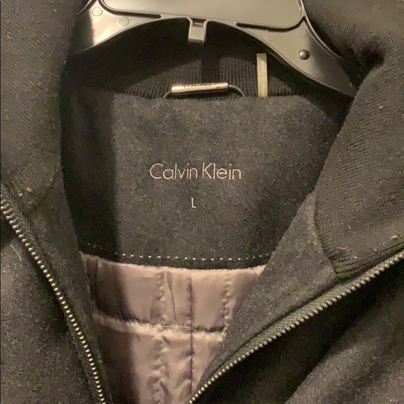 Calvin Klein - Picture 3 of 6